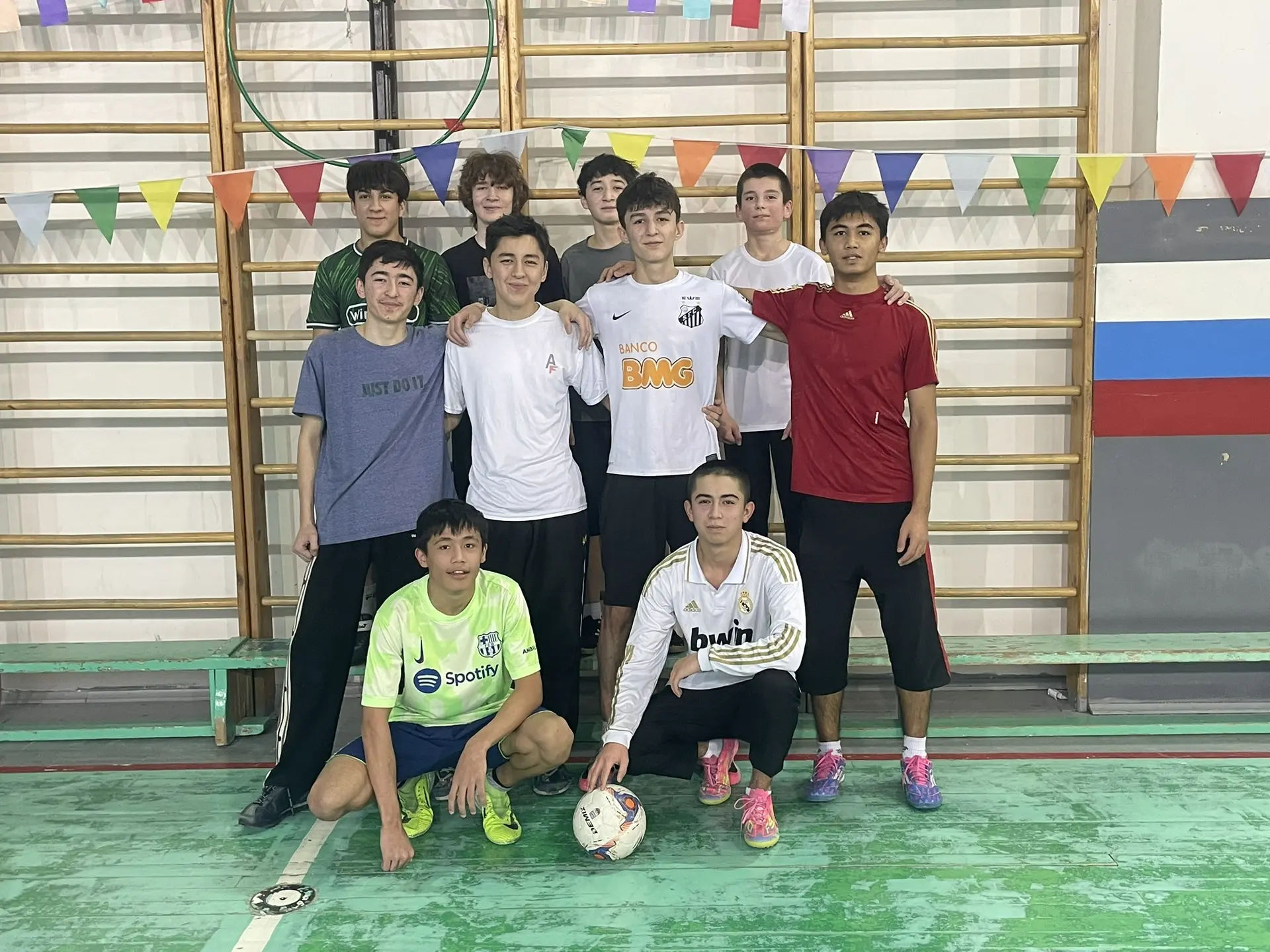 Соревнования по мини футболу среди 8,9 классов..